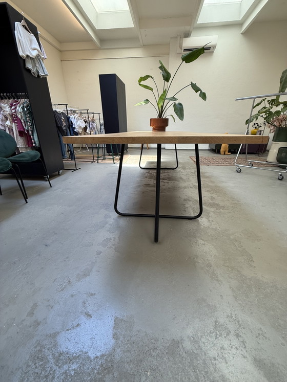 Image 1 of Stunning dining table with solid oak top