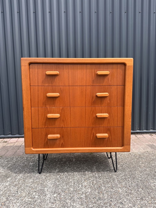 Commode vintage en teck en épingle à cheveux