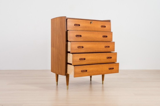 Image 1 of Cassettiera scandinava in teak, anni '60, stile Mid-Century Modern.