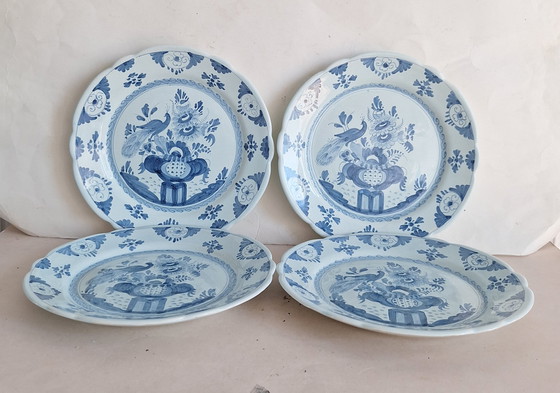 Image 1 of Firma Oud Delft Nijmegen 4 antike, zinnglasierte, handbemalte Pfauenteller aus Delfter Blau.
