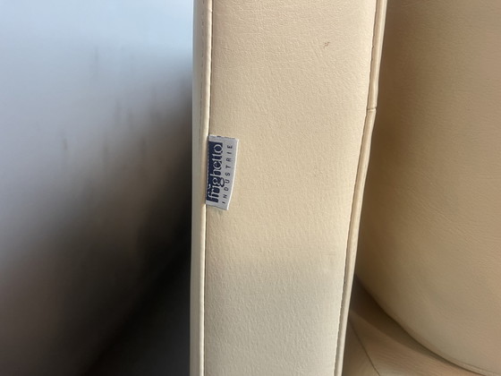 Divano paesaggistico Frighetto in pelle crema italiana con chaise longue e tavolo, Italia, anni '80-'90 (photo 10 of 15)