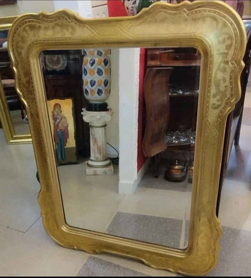 Großer Spiegel mit Blattgoldrahmen, 102 x 82 cm