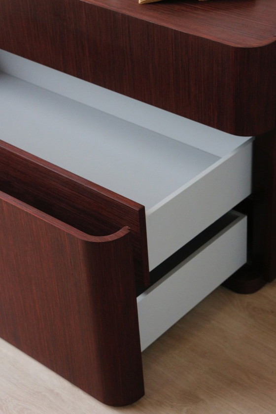Image 1 of Vintage Italiaanse ladekast van wengéhout – ontwerp uit de jaren 70/80