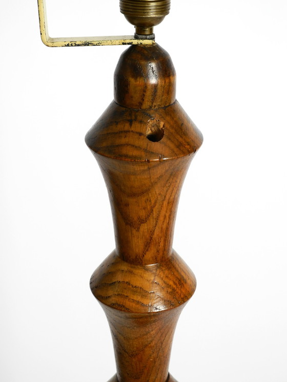 Image 1 of Preciosa lámpara de pie grande original alemana de los años 30 de madera de roble oscuro sin pantalla