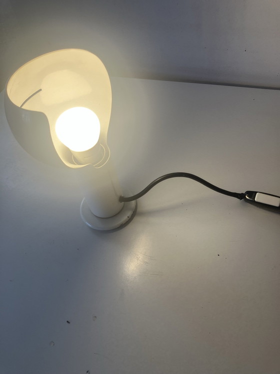 Miniflash Lampe Joe Colombo Oluce – Tischlampen, Metall (photo 12 of 15)