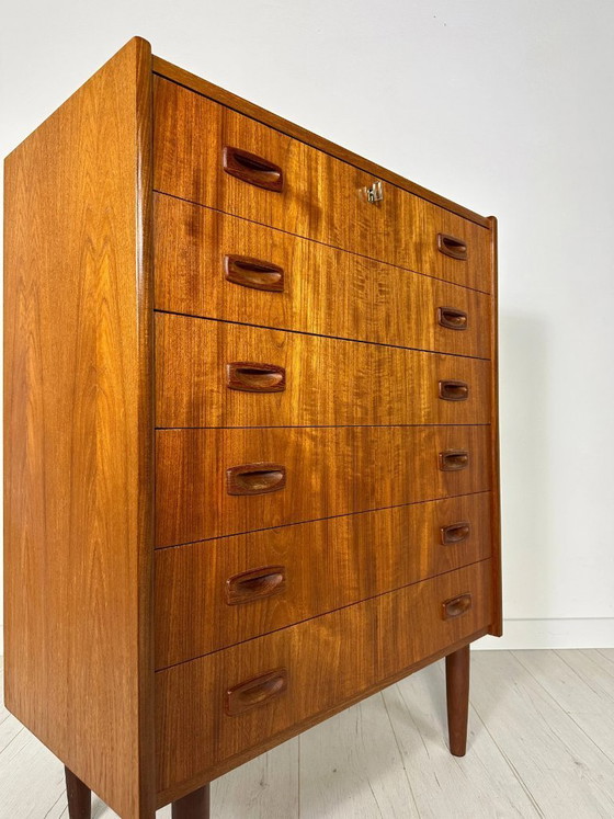 Image 1 of Vintage Deense teakhouten commode, minimalistische dressoir in mid-century modern stijl, jaren 60