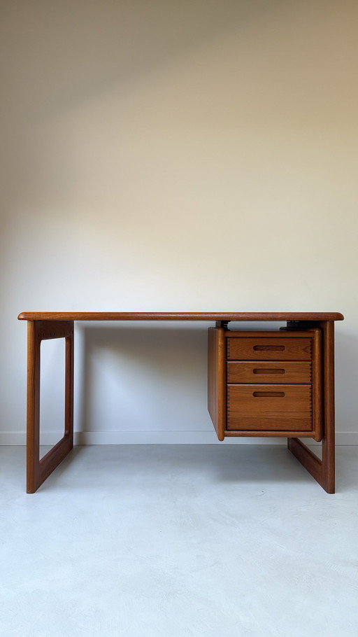 Vintage Deens designbureau gemaakt van teak hout door Dyrlund