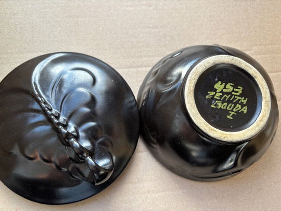 Image 1 of Black glazed earthenware lidded box in Amsterdam School style (Willem Stuurman 1931-'34)