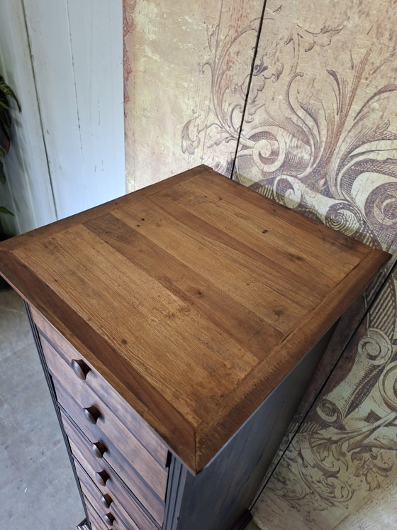Image 1 of Cassettiera in teak, mobile da farmacia, schedario, dimensioni 43x48 cm e 134 cm di altezza.