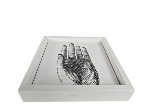 Piero Fornasetti – Bardelli – Keramikfliese inklusive Holzrahmen – Italien – 2000