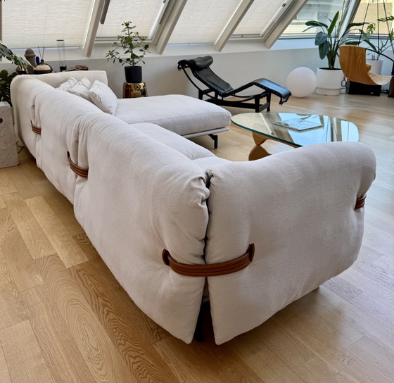 Image 1 of Canapé d'angle Moroso Belt par Patricia Urquiola – Tissu crème et cuir – 2022