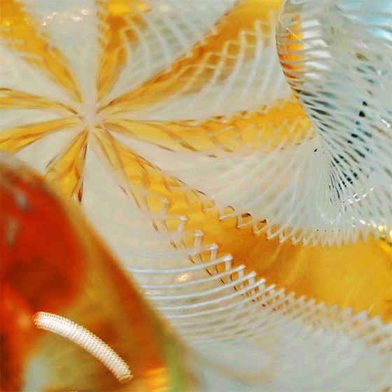 Image 1 of Splendido e raro posacenere degli anni '50 in vetro di Murano lavorato a mano con filigrana a reticello.