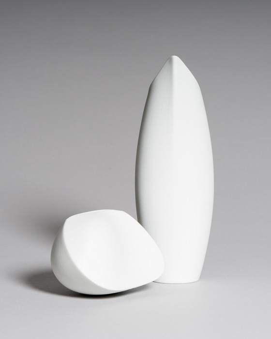 Image 1 of Curated Porcelain Duo: Lino Sabattini "Penguin" Vase (22cm) & Uta Feyl Sculptural Mini Vase – Rosenthal Studio Line, 1980s