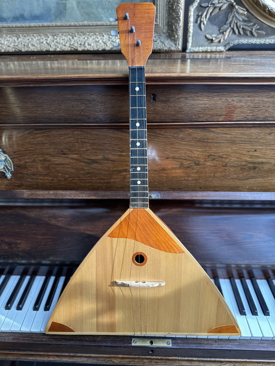 Image 1 of Vintage Balalaika – Gemaakt in de USSR – Folksnaarinstrument uit het Sovjettijdperk