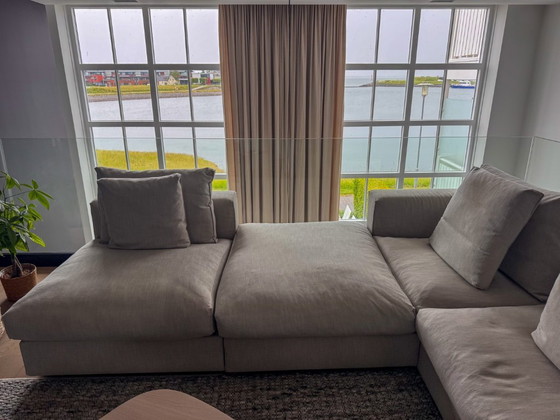 Image 1 of Linteloo sofa, Hamptons model