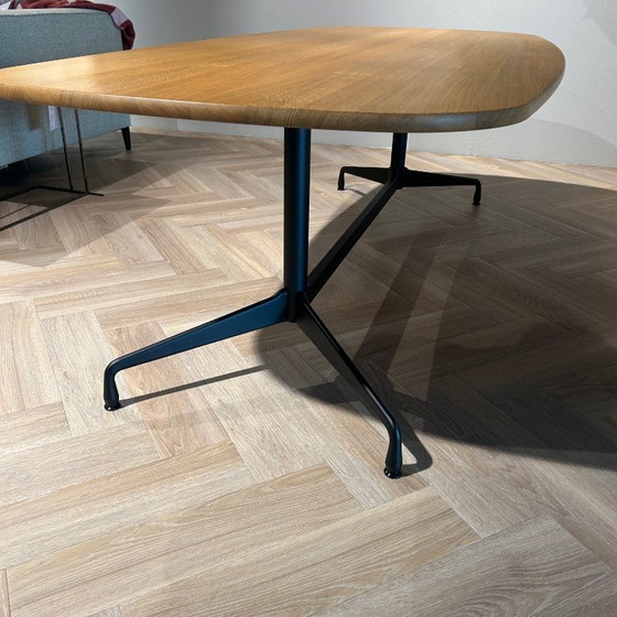 Image 1 of Table de salle à manger Eames segmentée Vitra