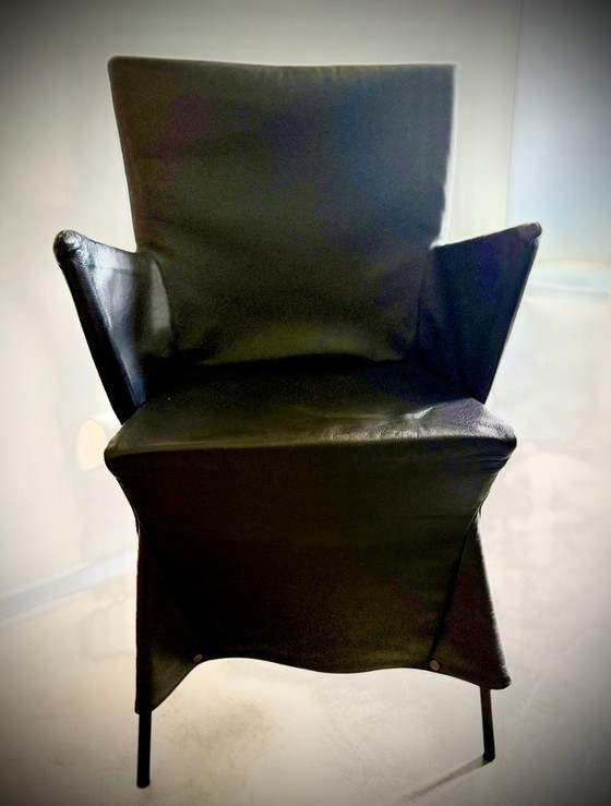 Image 1 of 6 Eetkamerstoelen zwart leer (G. van den Berg)