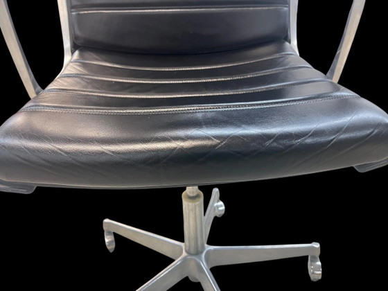 Chaise de bureau vintage Drabert Confer en cuir noir | Chaise pivotante Mid Century Modern Space Age | (photo 11 of 14)