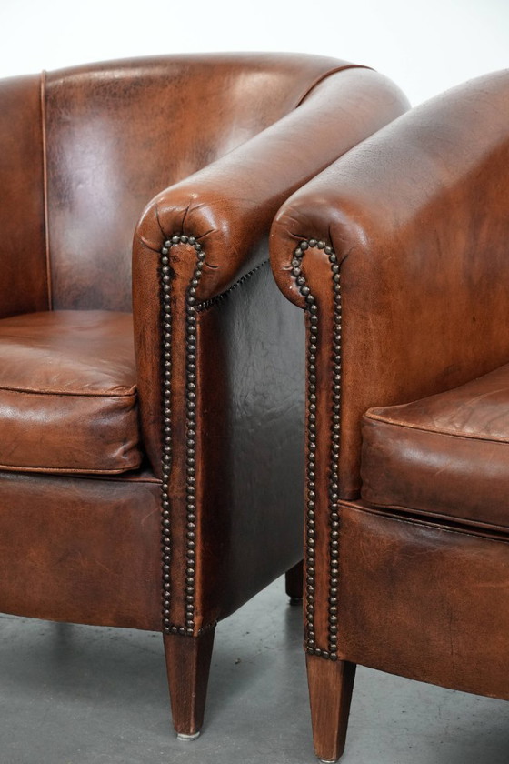 Image 1 of 2 x Fauteuil club intemporel en peau de mouton