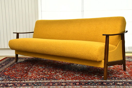 Gelbes Boucle-Sofa im skandinavischen Stil mit ausklappbarer Funktion, 1960er Jahre