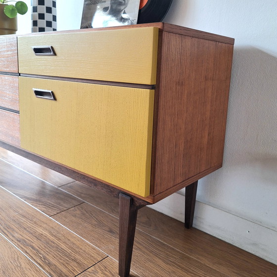 Image 1 of piccola credenza vintage