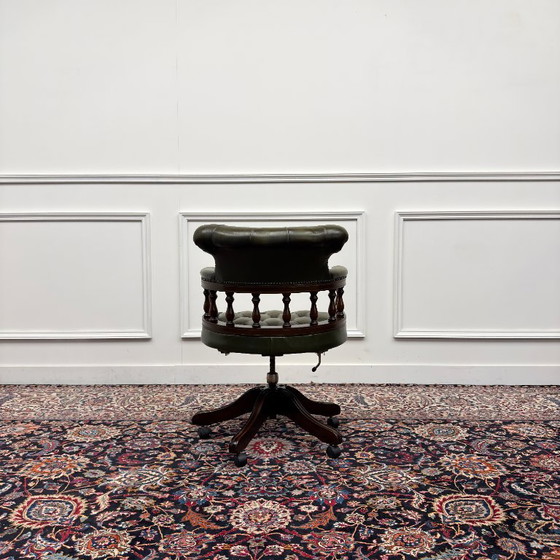 Sedia da ufficio Chesterfield classica Captain Chair Verde – Sedie da ufficio, Leather, Wood (photo 4 of 7)