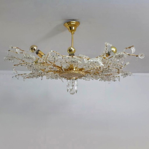 plafondlamp/ lage kroonluchter van Palwa Duitsland. Uniek op maat gemaakt model. Kristal met verguld frame. Jaren 70 mid century