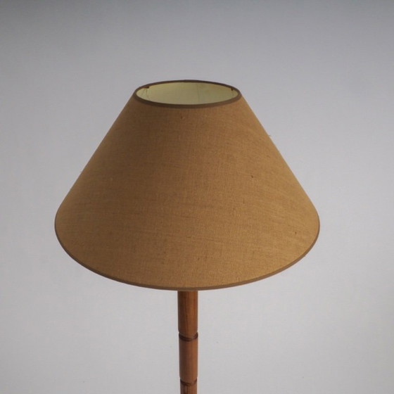 Image 1 of Lampadaire en bois style milieu du siècle