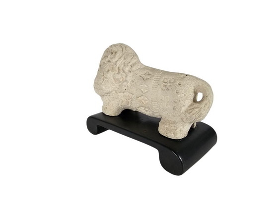 Image 1 of Bitossi - Aldo Londi - Leeuw - Leeuw op standaard - ongeglazuurd - sculptuur - Flavio Montelupo - 80's