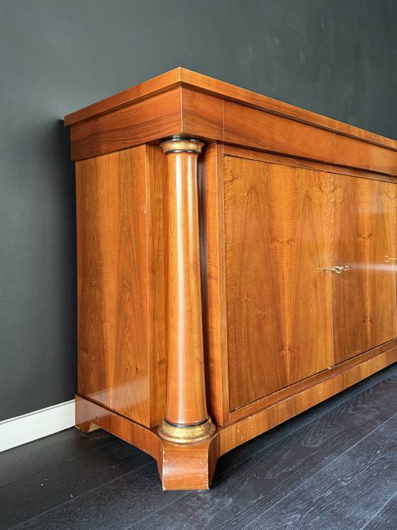 Image 1 of Elegante verfijnde Italiaanse buffetkast van uitmuntende kwaliteit