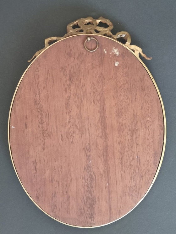 Image 1 of Elegant wandkruisbeeld, ovale gouden lijst met lintversiering, antiek kruisbeeld van Jezus