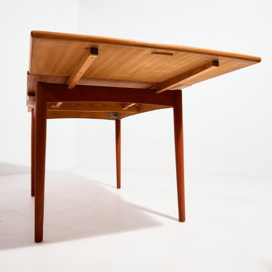 Image 1 of MK9976 Table de salle à manger restaurée en teck et chêne