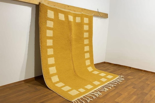 Handmade Berber rug in pure wool, traditionally crafted, size 200/300 cm
