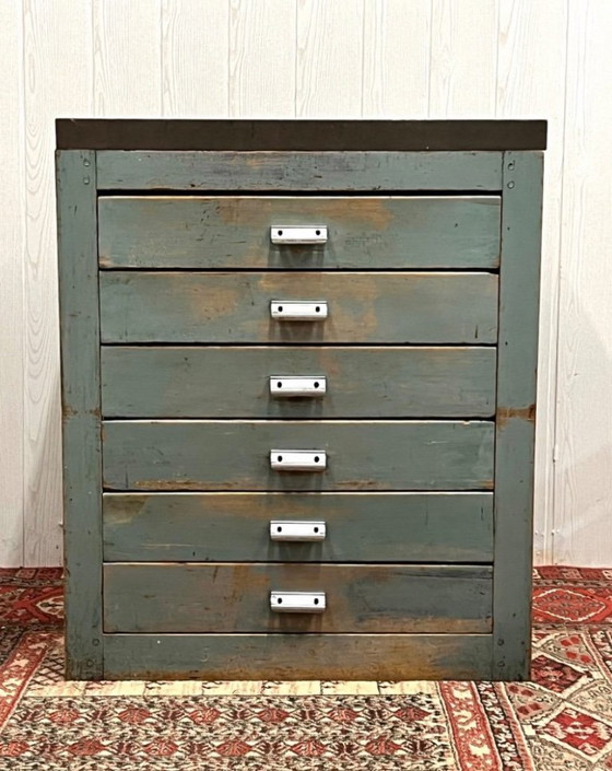 Image 1 of Gabinete de cajones