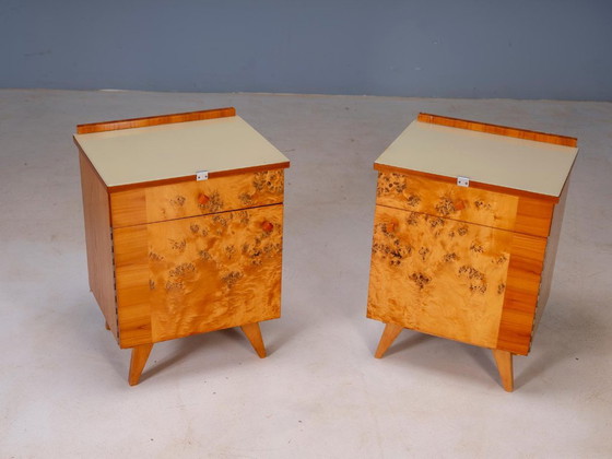 Coppia di comodini vintage cecoslovacchi con impiallacciatura in radica, stile moderno di metà secolo, 45 × (photo 3 of 9)