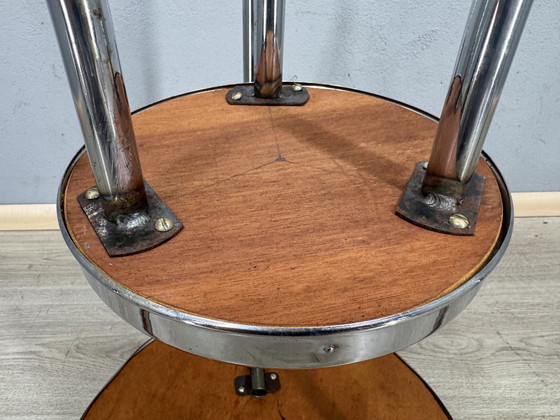 Image 1 of Table d'appoint Art déco intemporelle - chrome et verre noir