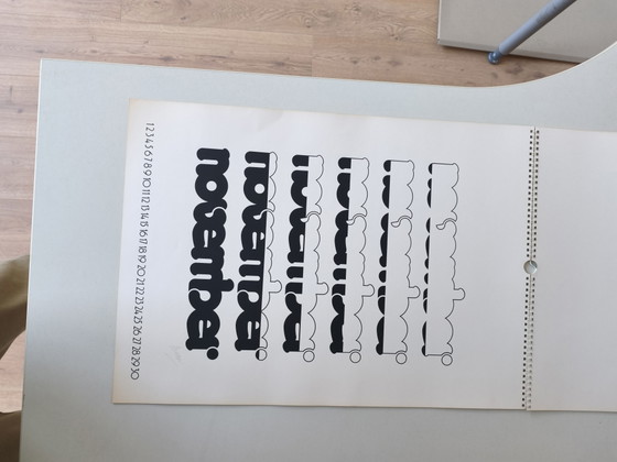 Image 1 of Eeuwigdurende kalender jaren 70, gelimiteerde oplage zeefdruk