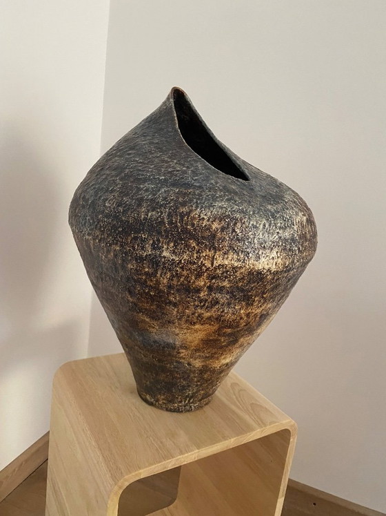 Image 1 of Robust ceramic vase in mottled colors from beige to blue