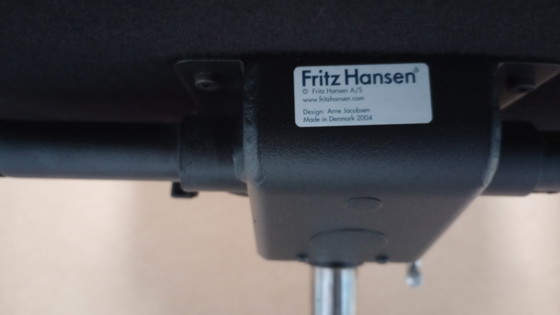 Fritz Hansen Oxford Chair Low Back Schwarz (Arne Jacobsen) – Bürostühle, Aluminium (photo 5 of 9)