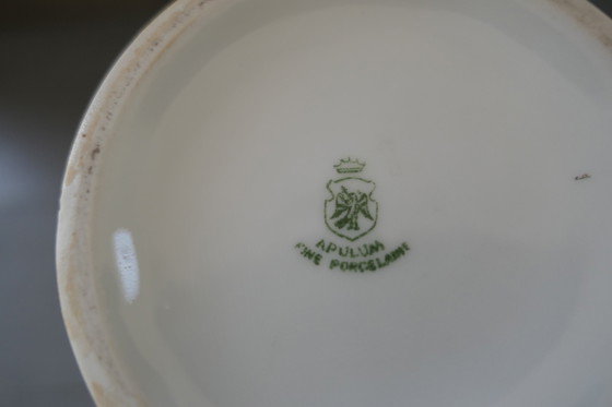 Image 1 of Vase Vintage Apulum Porcelaine Blanche Avec Geisha