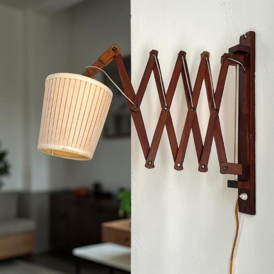 Lampada da parete estensibile a fisarmonica con spina, in stile scandinavo, con meccanismo a forbice in (photo 2 of 11)