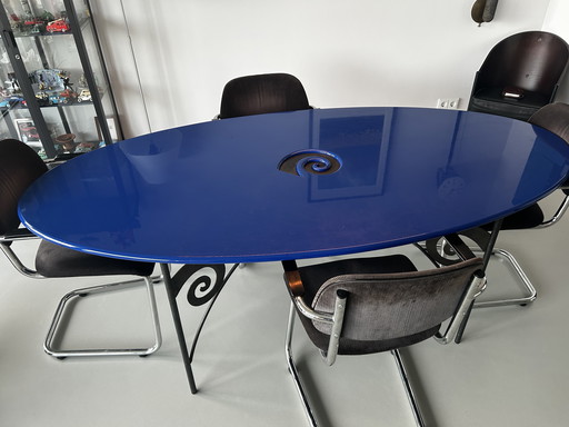 Dining table Maroeska Metz