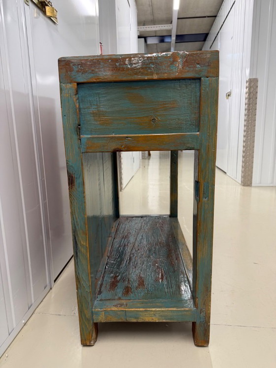 Image 1 of Massief houten kastje met twee lades