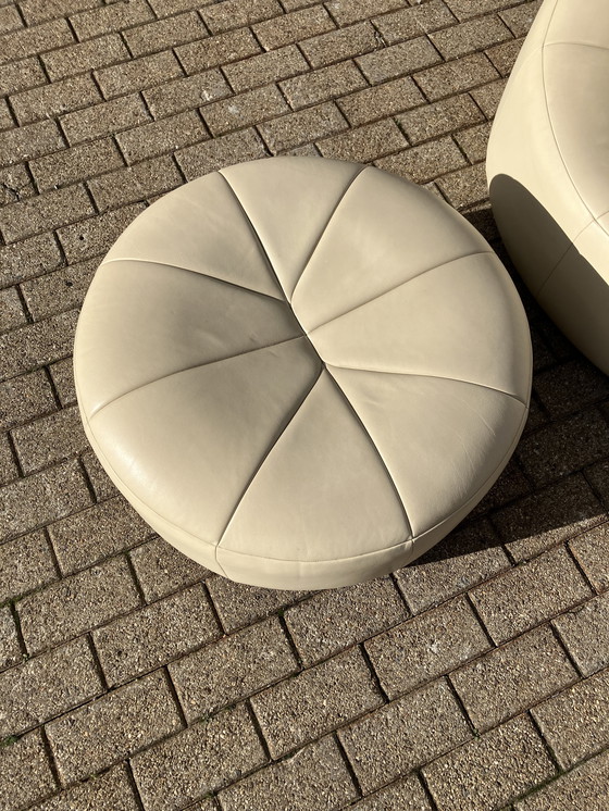 Image 1 of Ligne Roset Pumpkin 1 plaza + puf de cuero beige Pierre Paulin