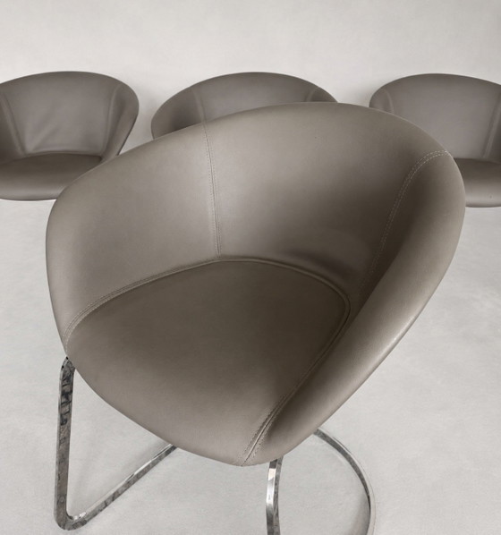 4 Sillas Arper Duna, de Lievore Altherr Molina, Italia (2014) – Sillas de comedor, Chrome, Leather (photo 13 of 13)