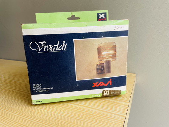 Image 1 of Applique da parete in acrilico giallo in stile moderno portoghese di metà secolo