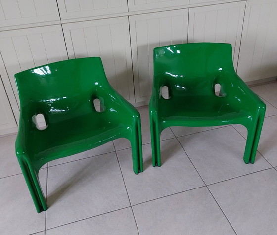 Image 1 of 2x groene Vicario stoel, Vico Magistretti voor Artemide