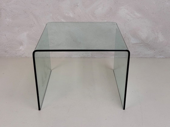Image 1 of Tavolino laterale di design in vetro curvato, stile italiano.