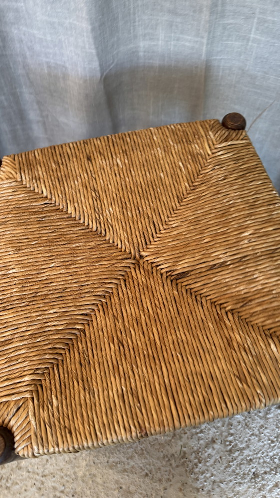 Image 1 of Taburete de mimbre