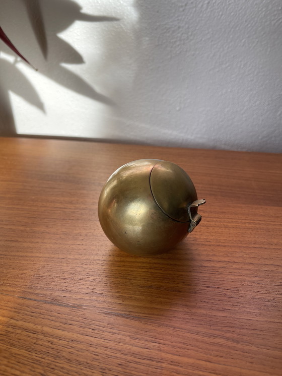 Image 1 of Vintage Italiaanse messing appelvormige asbak